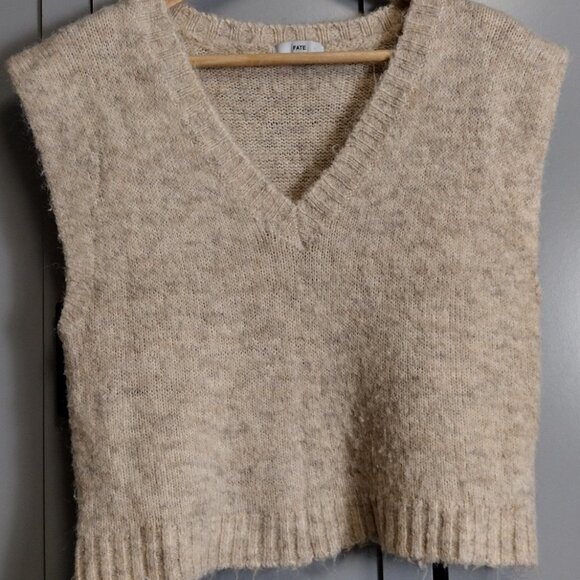 FATE Wool Blend Sweater Vest Size Small Beige V-Neck Soft Cozy Knit - Picture 7 of 15